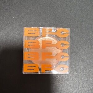 Radiant Gold Highlighter